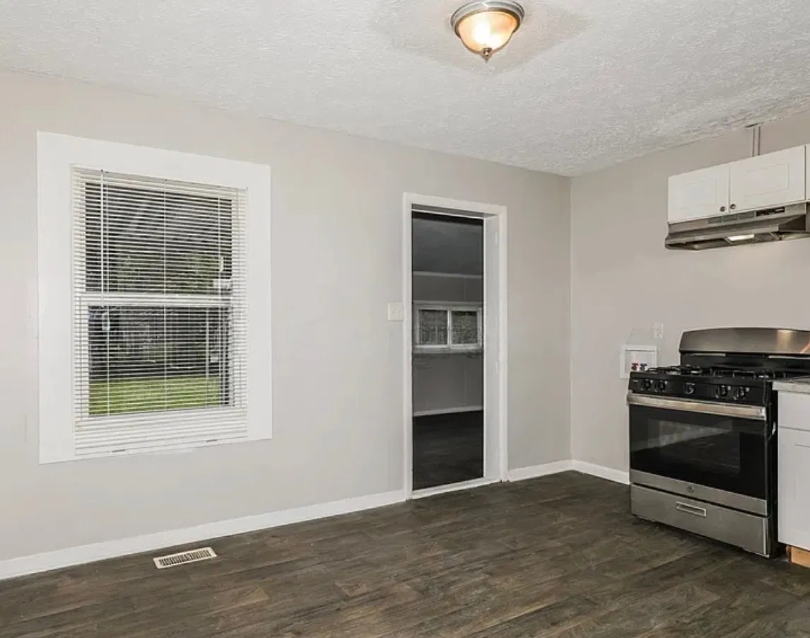 3 bed, 1596 sqft, $1,195 — Photo 3