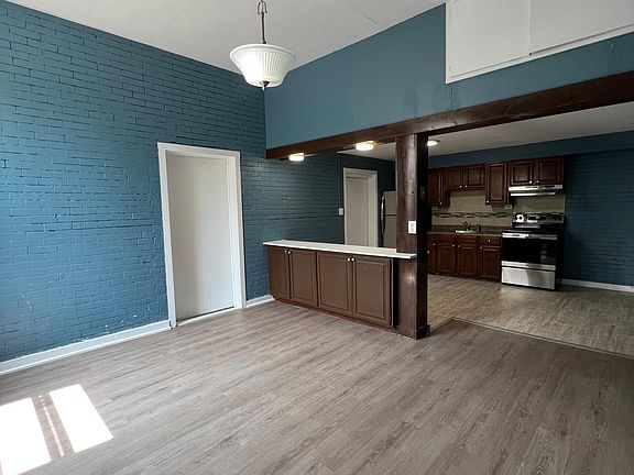 5th image of 283 W Delavan Ave #3