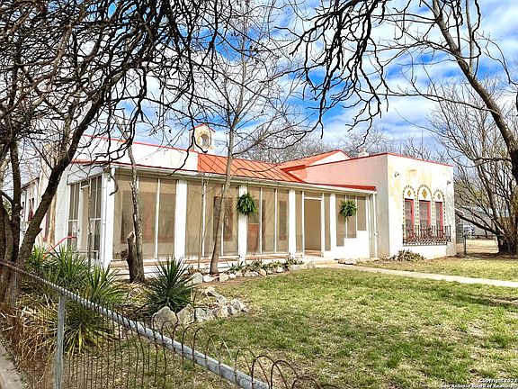 2nd image of 601 N Fort St