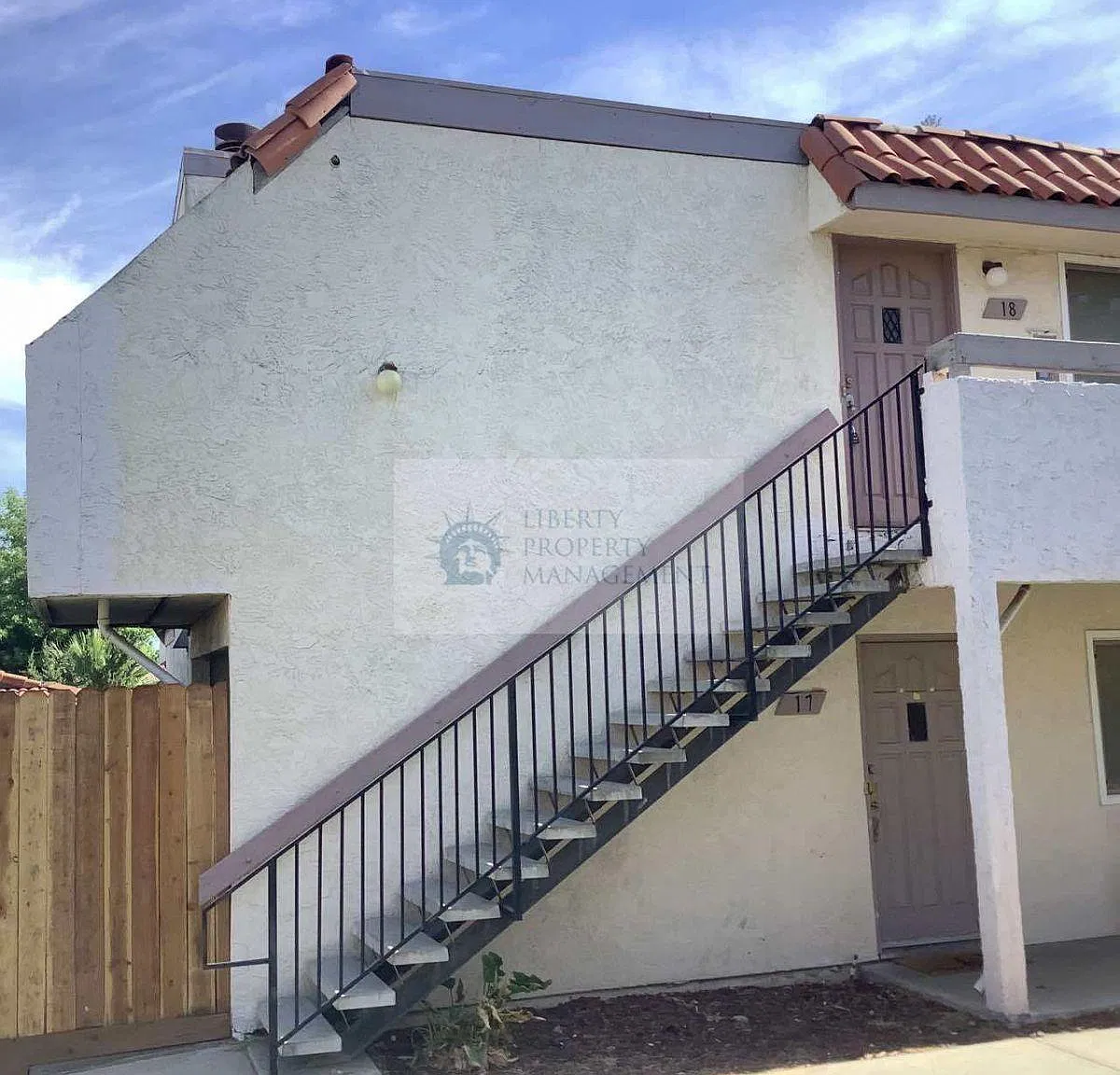 2 bed, 864 sqft, $1,450 — Photo 1