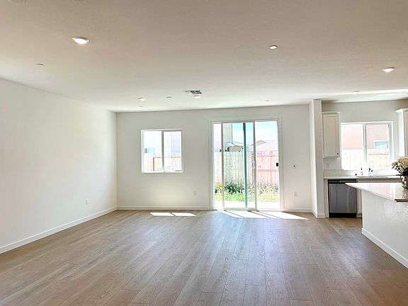 3rd image of 10927 Coral Reef Ln