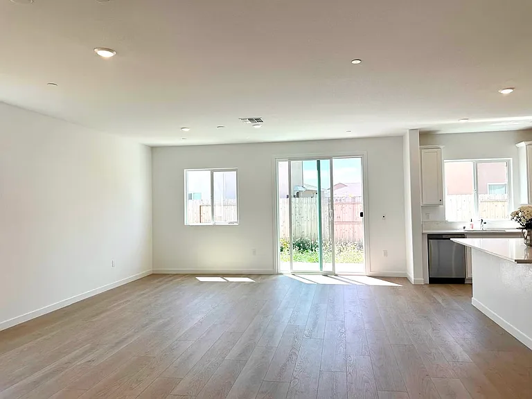 10927 Coral Reef Ln — Photo 9