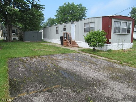 3rd image of 91 Martha Dr