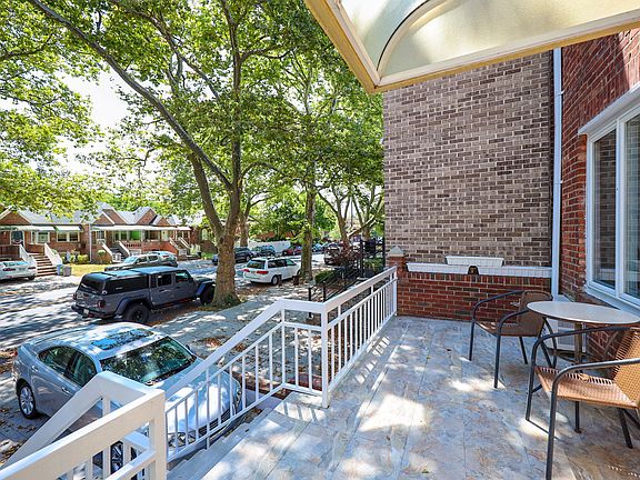 3rd image of 4422 Bedford Ave