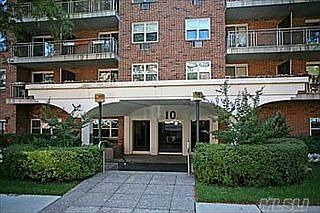 1st image of 10 Ipswich Ave APT 3A