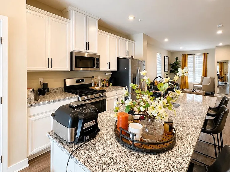 11214 Meridian Hill Way — Photo 6