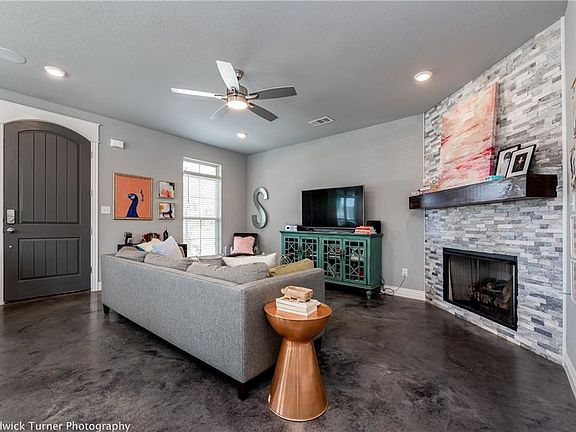 3rd image of 3759 W Maclura Way