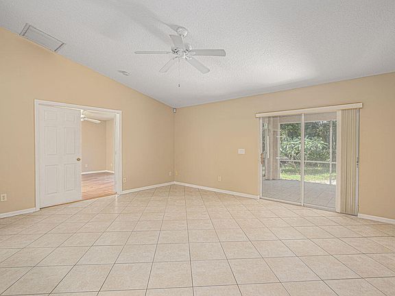 5th image of 2507 SE West Blackwell Drive