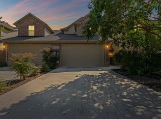 122 Barrington Ln, Lewisville, TX 75067
