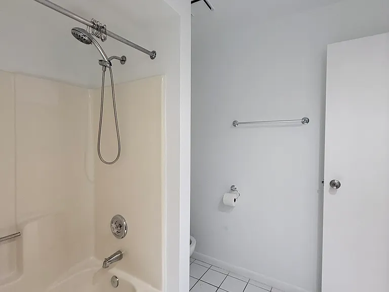 840 N Lakeside Dr #3B — Photo 12