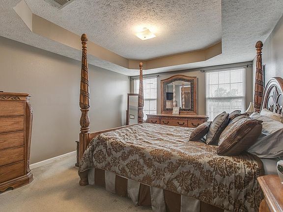 3rd image of 308 Wesley Dr