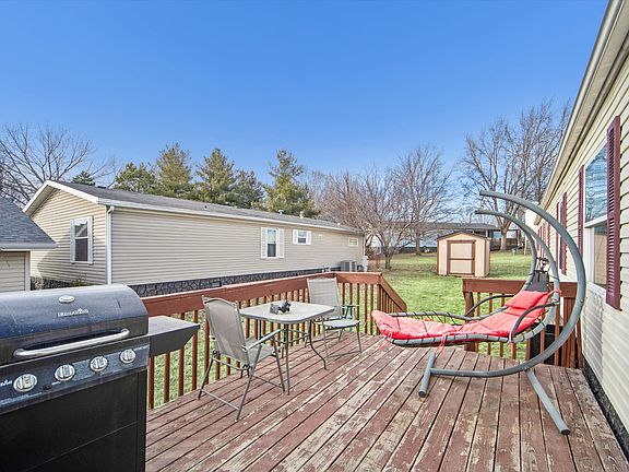 2nd image of 204 Ponderosa Ln