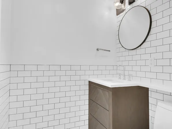 25 Sutton Place South image 10 of 20