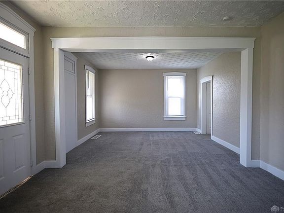 4th image of 217 S Broadway St