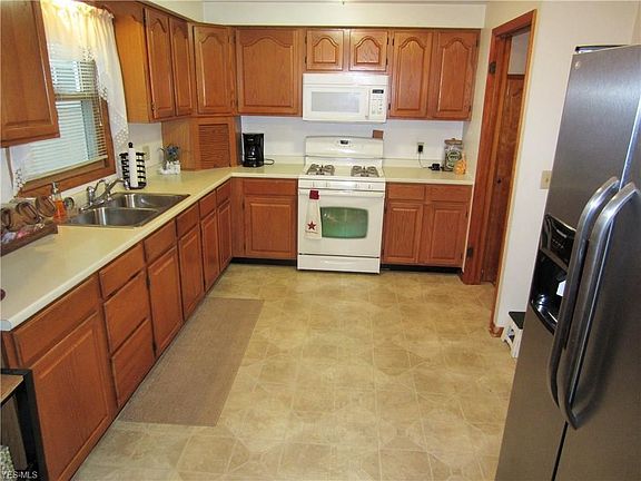 5th image of 4210 Marshall Ave
