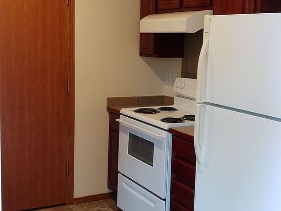 3rd image of 903 Crystal Springs St NW #2