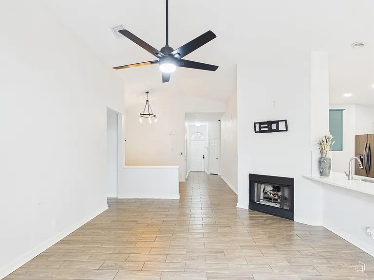 7400 Crepe Myrtle Dr — Photo 32