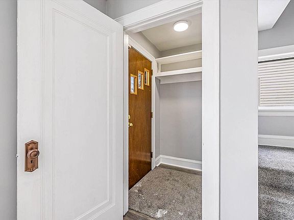 3rd image of 106 N 30th Ave W