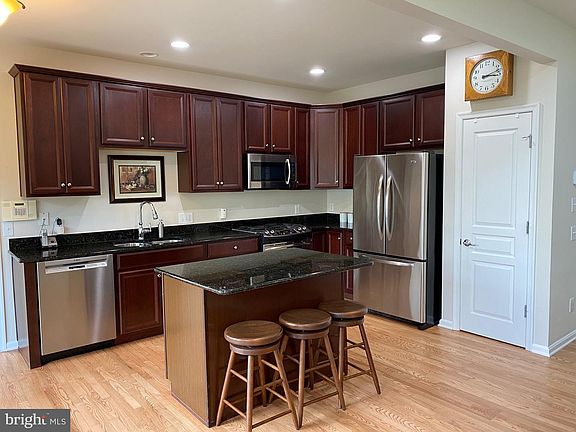 5th image of 207 N Caldwell Cir