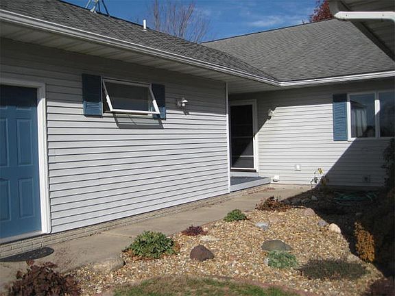 2nd image of 128 Fairlawn Ct