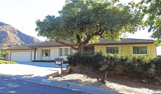 1st image of 2205 Tall Pine Dr