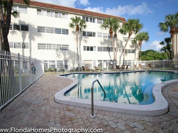 4th image of 208 NE Monroe Cir N APT 301