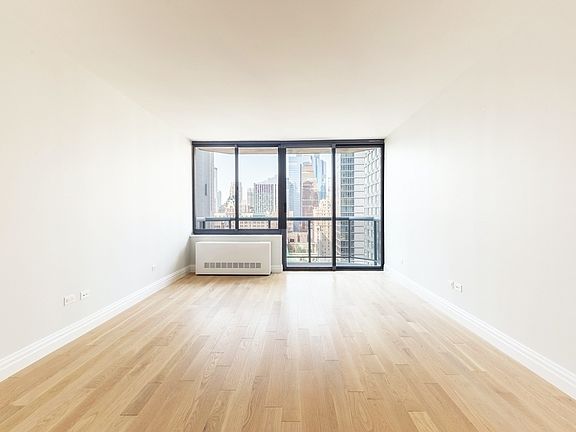 4th image of 235 W 48th St APT 15G