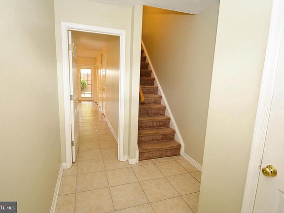 2nd image of 302 Barrie Pl