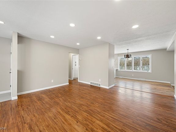 4th image of 6908 Lalemant Dr