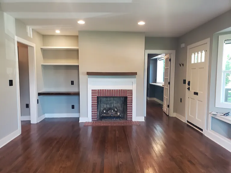 207 Highland Ave — Photo 3