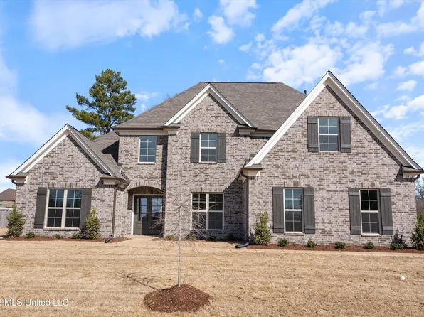 821 Hazelwood Dr, Lake Cormorant, MS 38641