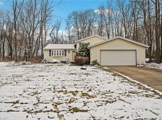 71 River Park Blvd, Munroe Falls, OH 44262