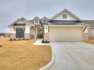 3381 E 153rd St S, Bixby, OK 74008
