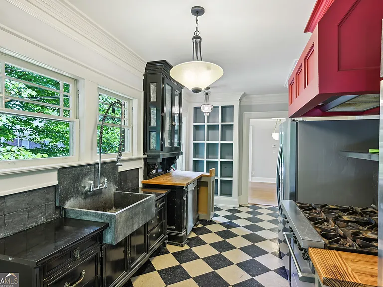 1500 N Highland Ave NE — Photo 19