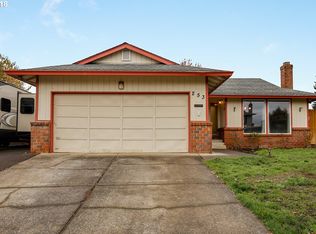 253 S 4th Pl, Cornelius, OR 97113