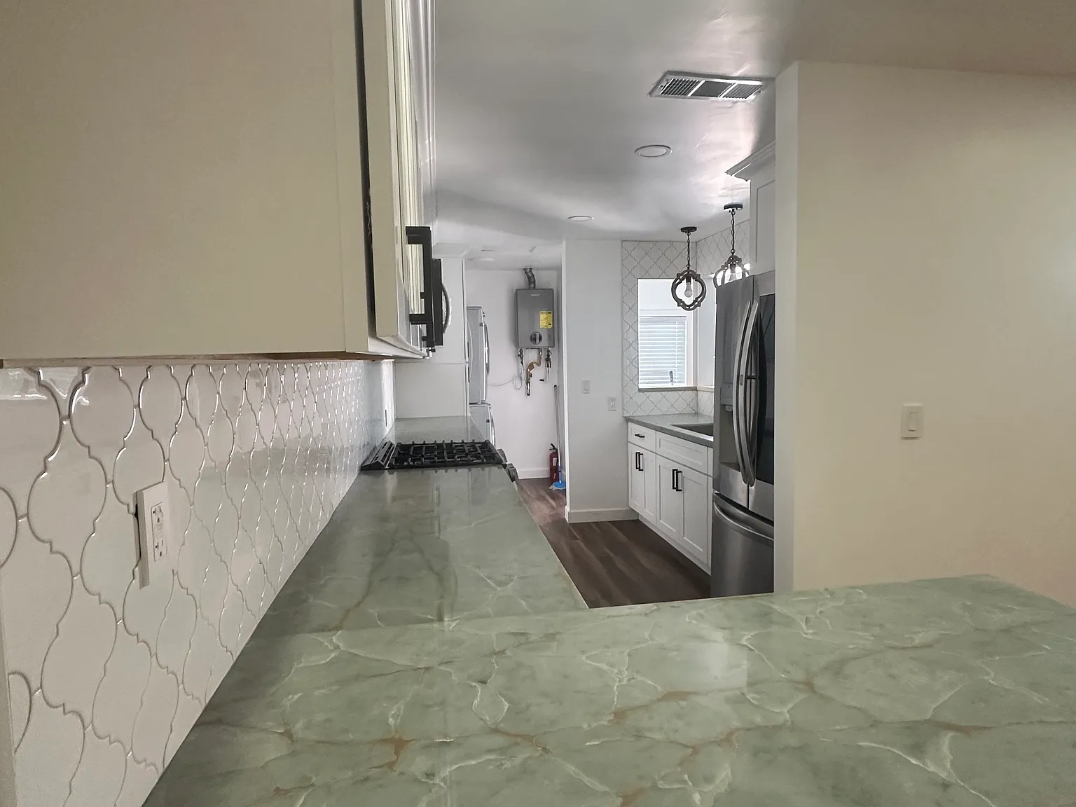 3 bed, 1350 sqft, $3,850 — Photo 2