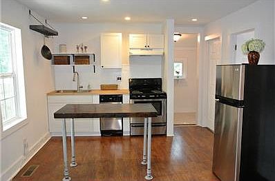 Seller happy to leave island if desired