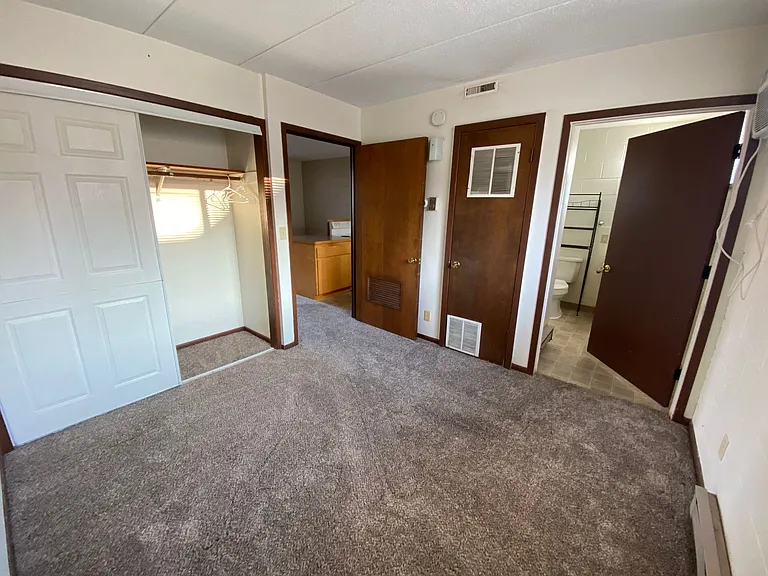 422 N Cedar Ave — Photo 11