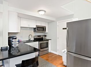 542 Commercial St #7, Boston, MA 02109