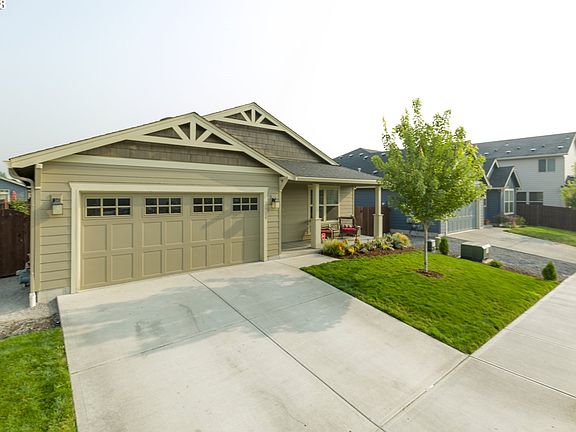 2nd image of 12716 NE 52nd Cir