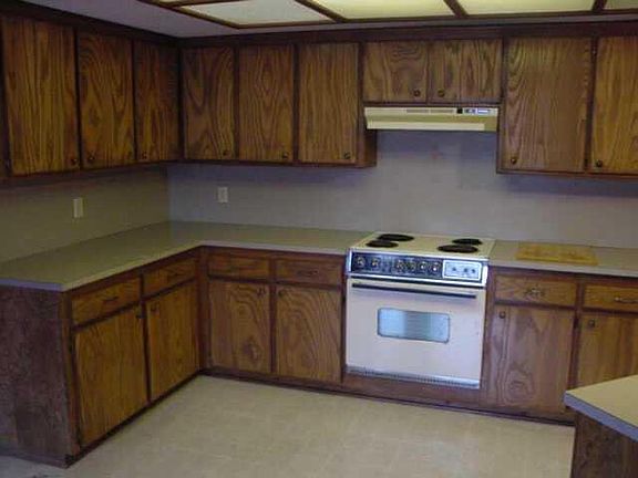 3rd image of 1724 Lionsgate Cir