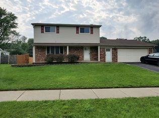 2811 Caterham Dr, Waterford, MI 48329