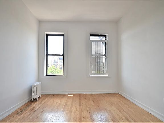 5th image of 3696 Broadway #1
