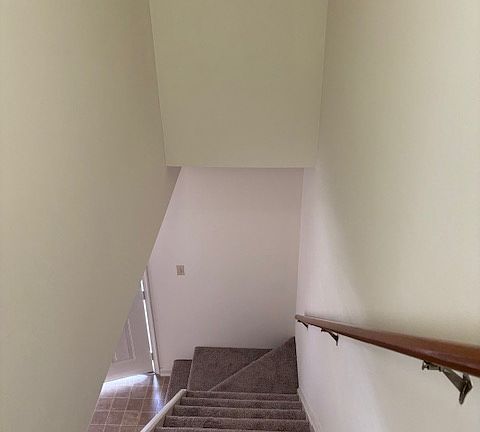 4th image of 500 Ross Ave #D