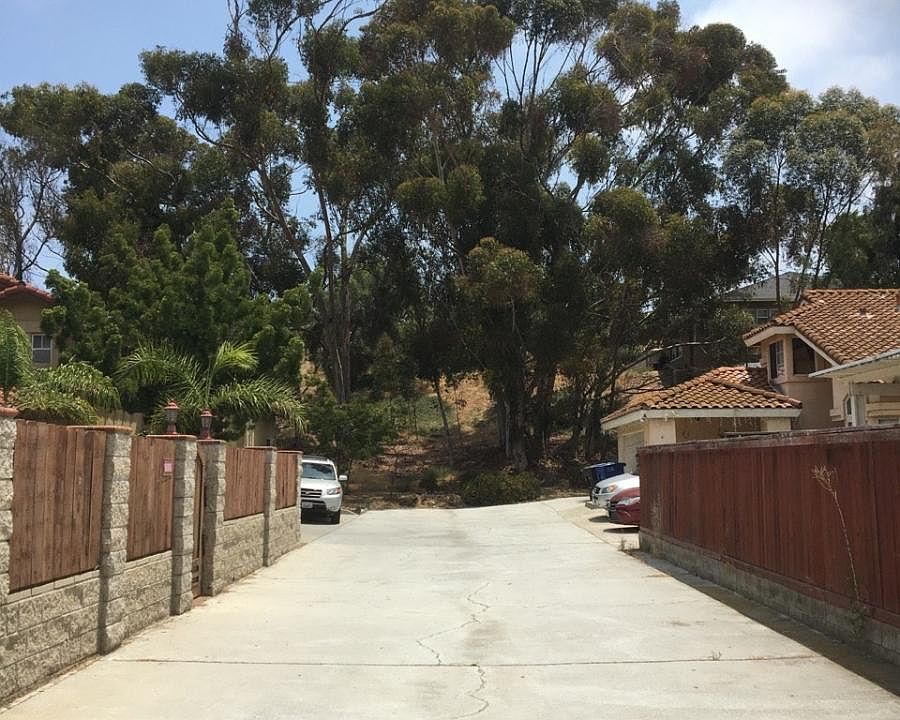 1st image of 39 Las Flores Dr