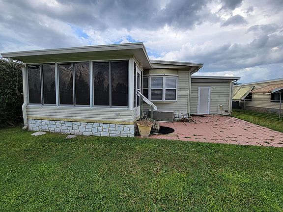 4th image of 1444 Barefoot Cir