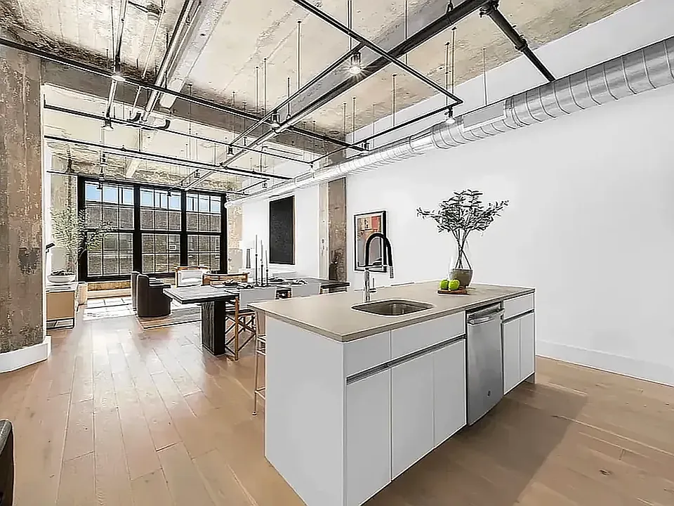 475 Kent Ave #401