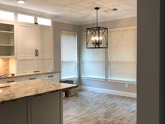 Kitchen Breakfast Area
