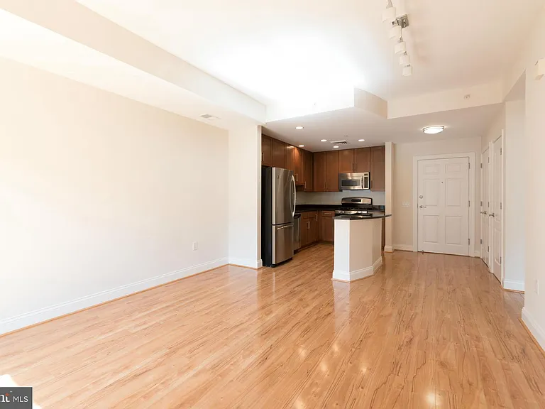 525 N Fayette St #420 — Photo 10