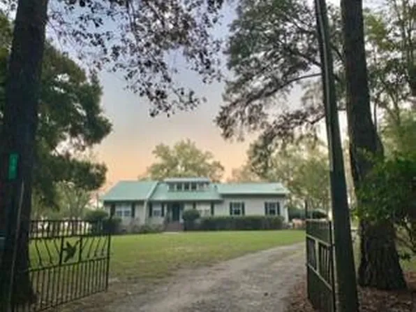 12 Medders Ln, Seabrook, SC 29940